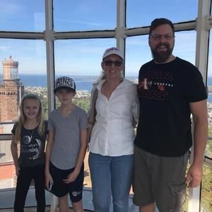 Meet your Posher, Jeannine